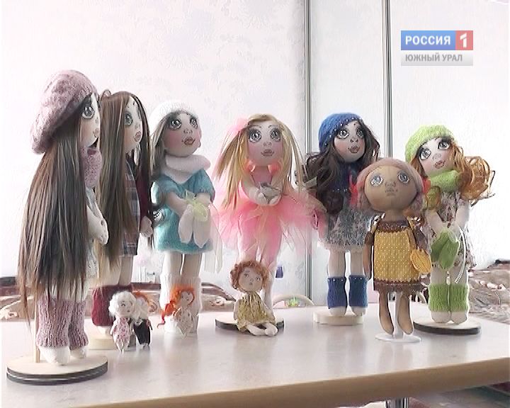 Жительница Троицка создает авторские куклы из текстиля