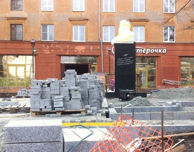 В Челябинске появился памятник поэту, казненному в Берлине