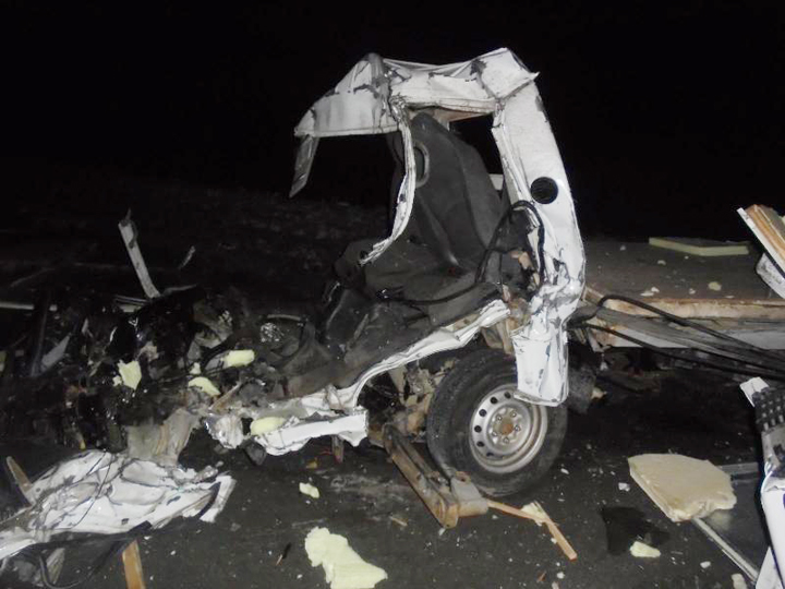 Два грузовика столкнулись в Челябинской области, один из водителей погиб