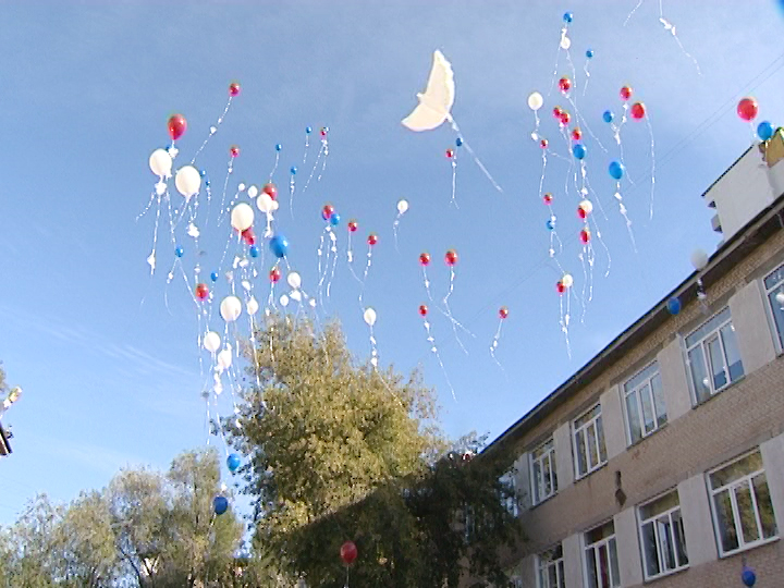 Голуби мира взлетели в небо Челябинска