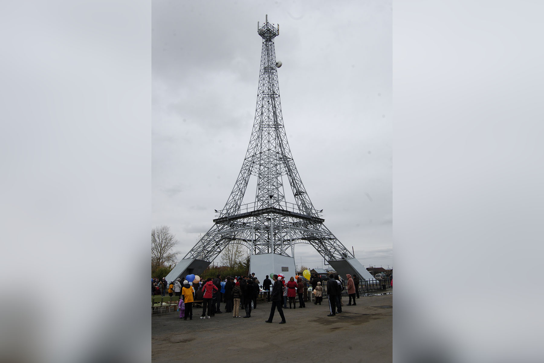 эйфелева башня в челябинской области