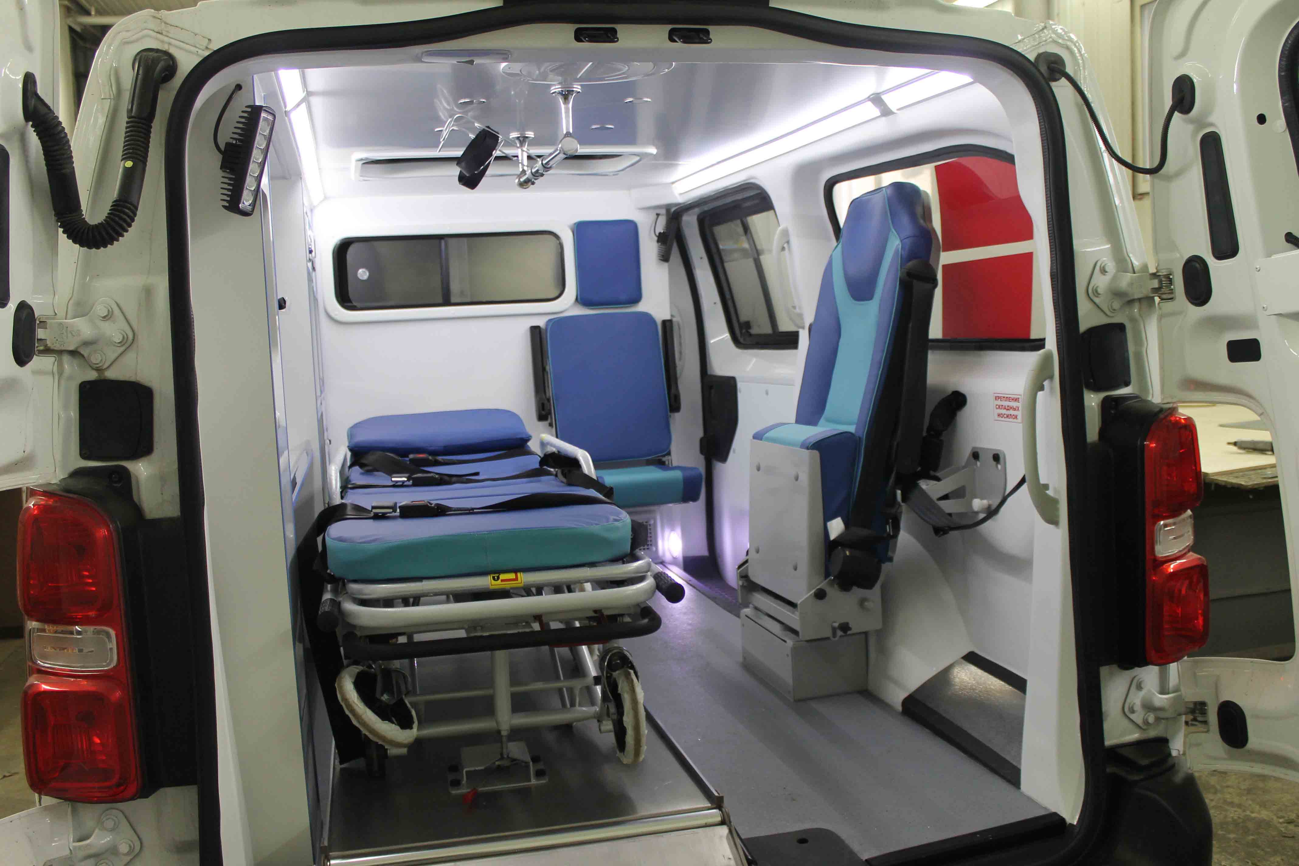 Фото машина скорой помощи изнутри