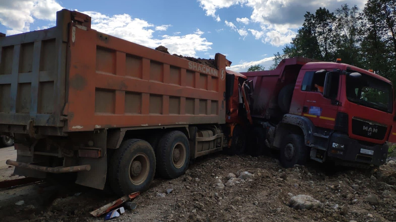 Один человек пострадал в ДТП с большегрузами на М5 в Челябинской области