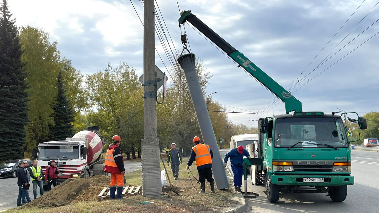 В Челябинске приступили к обновлению контактной сети для троллейбусов