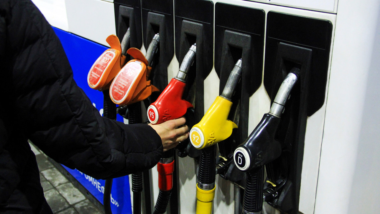 Челябинская область вошла в тройку регионов с самым дешевым бензином