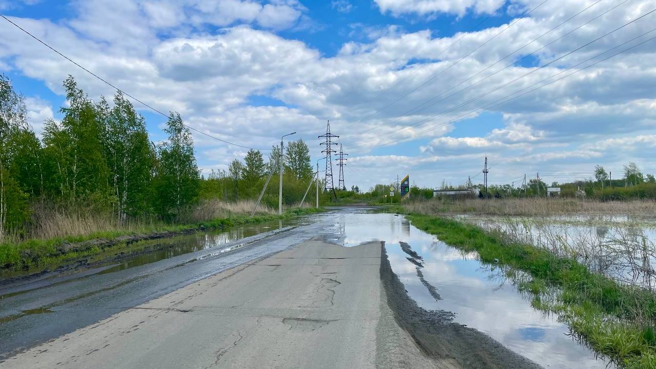 Между Коркино и поселком Роза частично затопило улицу