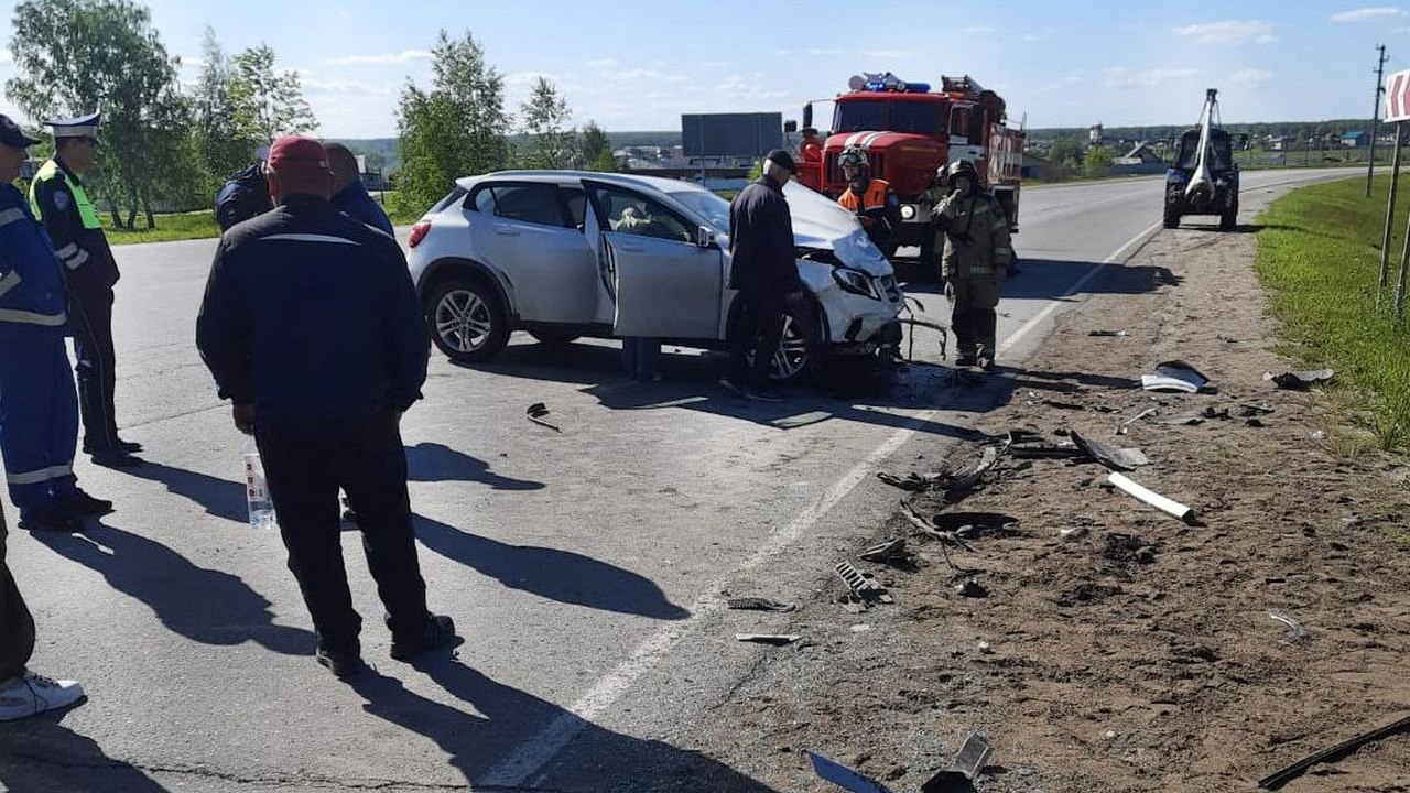 В ДТП под Челябинском водителя зажало в автомобиле: мужчина умер в больнице