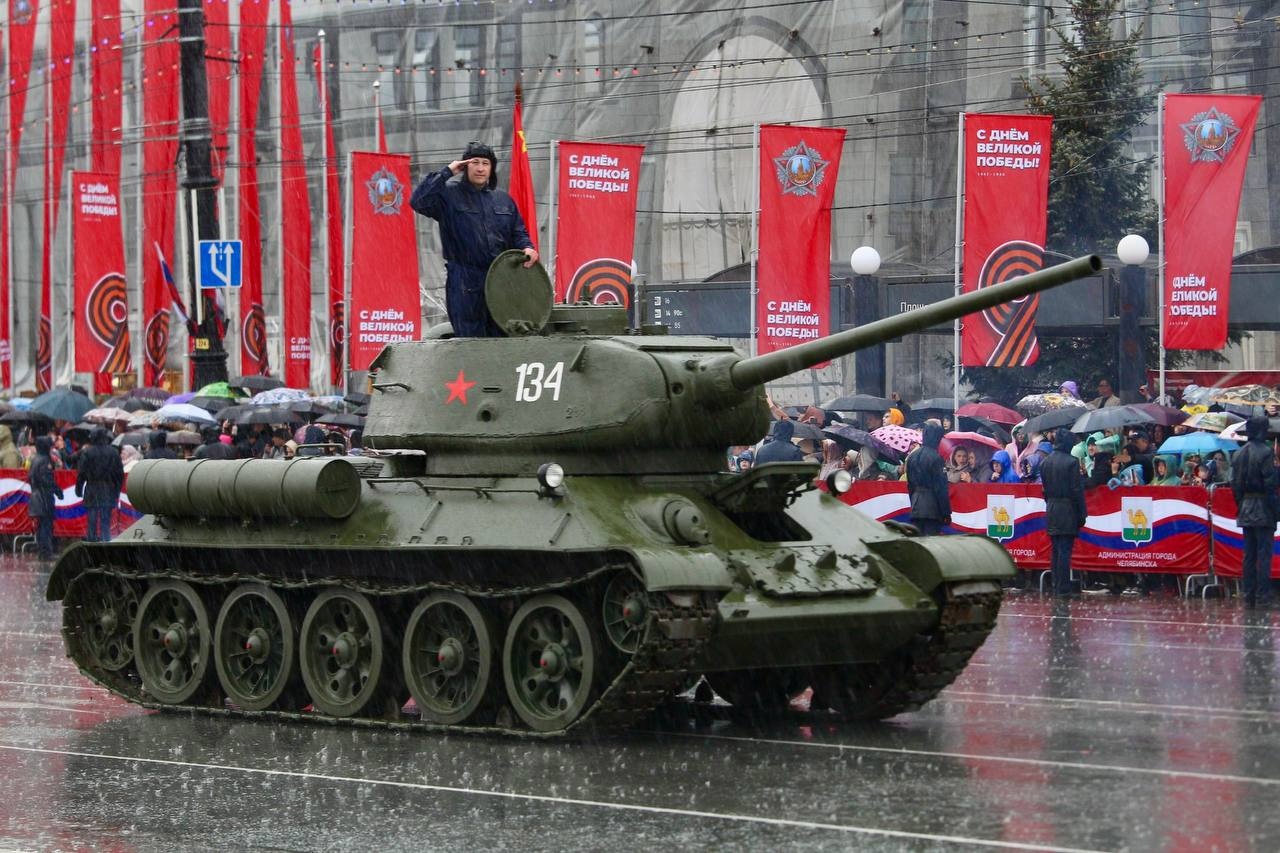 Южный Урал с размахом отметил День Победы: как поздравили ветеранов в Челябинске