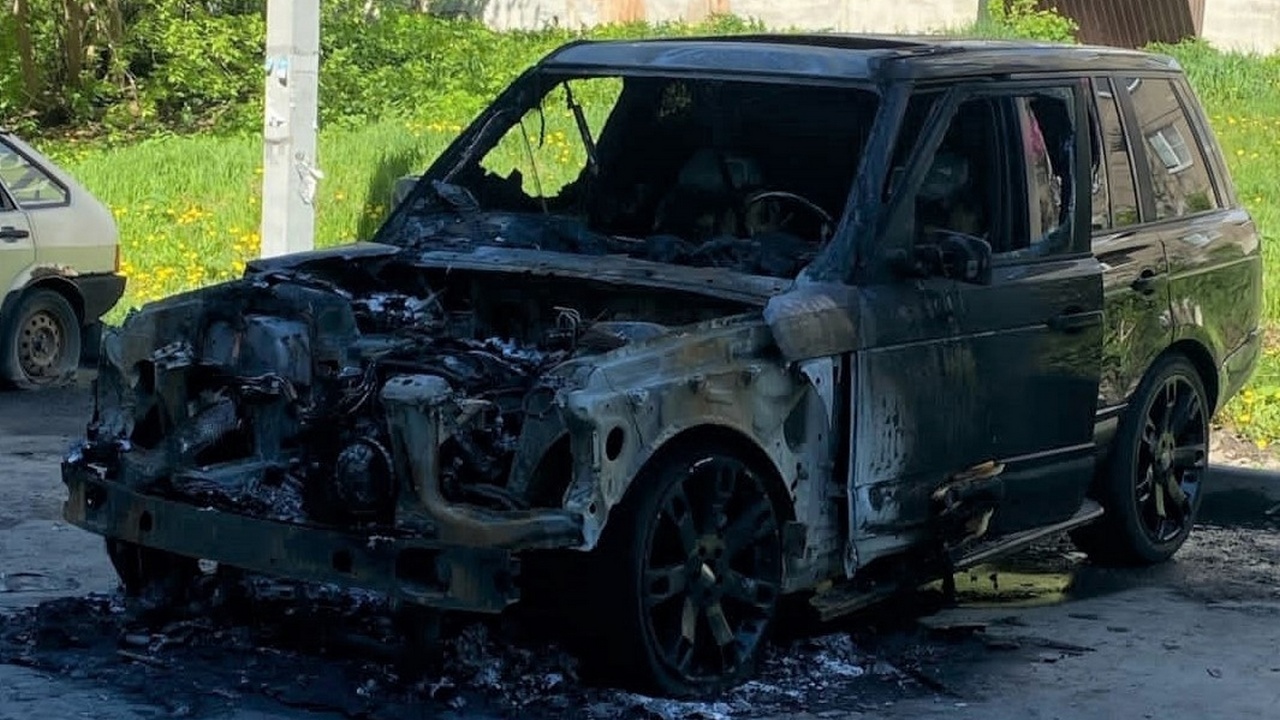 Поджигателя дорогой иномарки задержали в Челябинской области 