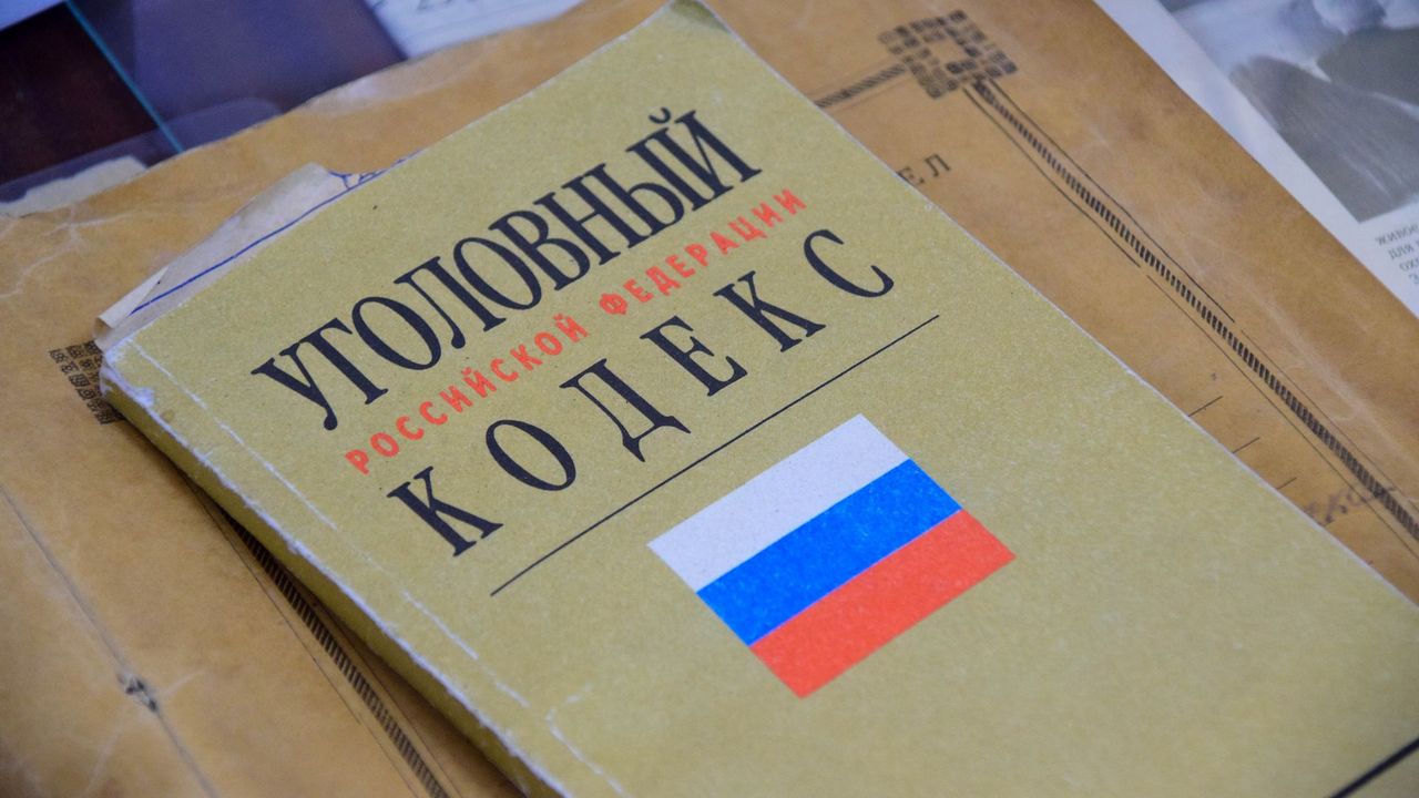 Челябинец предстанет перед судом за торговлю шпионскими ручками и зажигалками