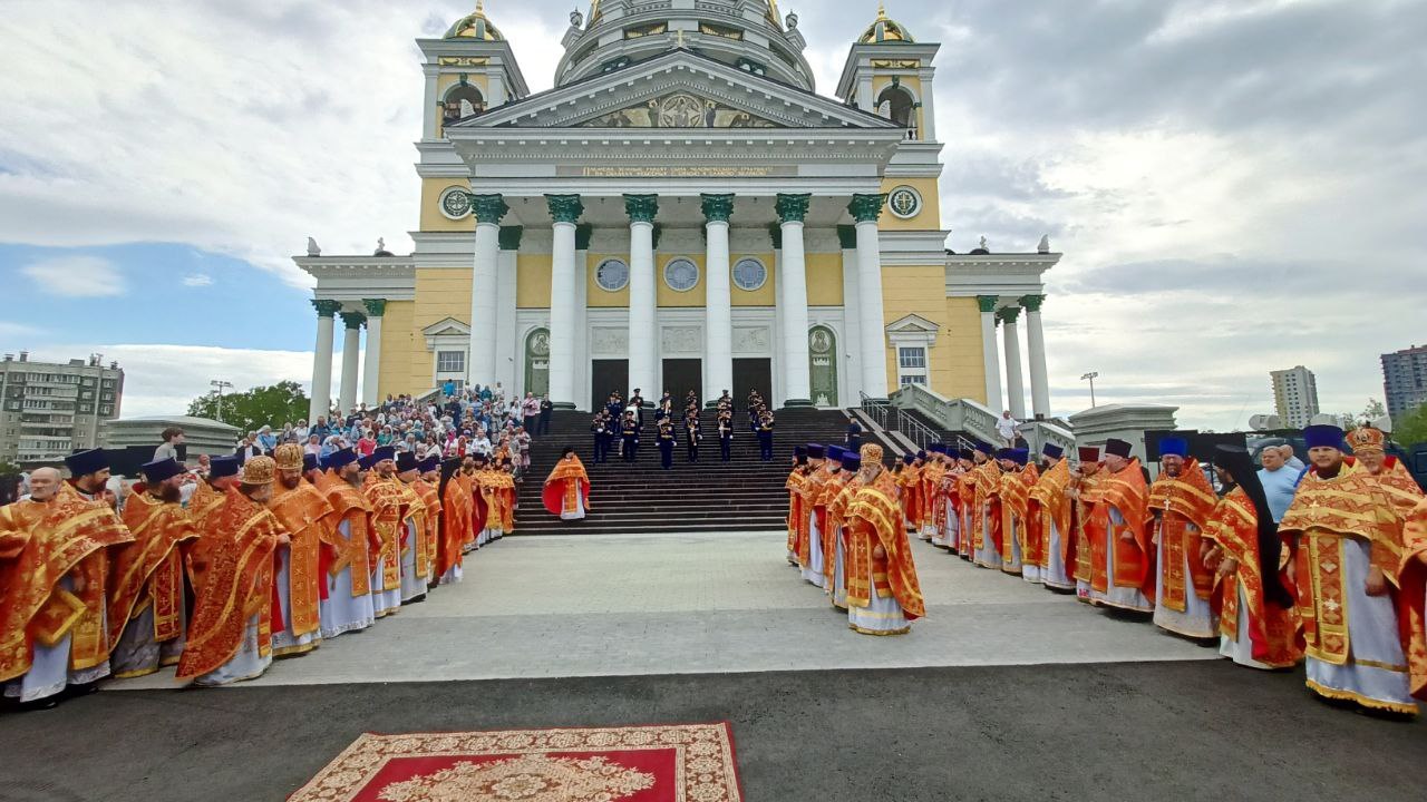 Сотни южноуральцев смогли помолиться чудотворной Казанской иконе Божией Матери