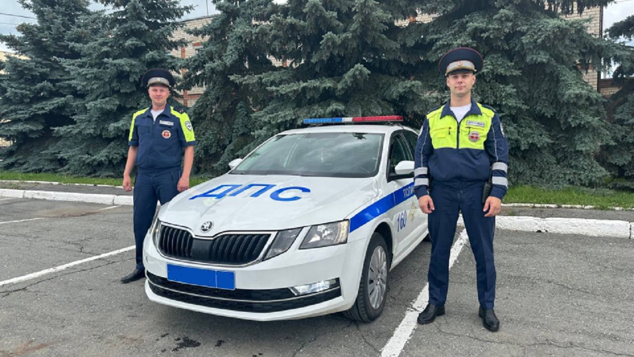 В Челябинске полицейские довезли до больницы с мигалками больного ребенка