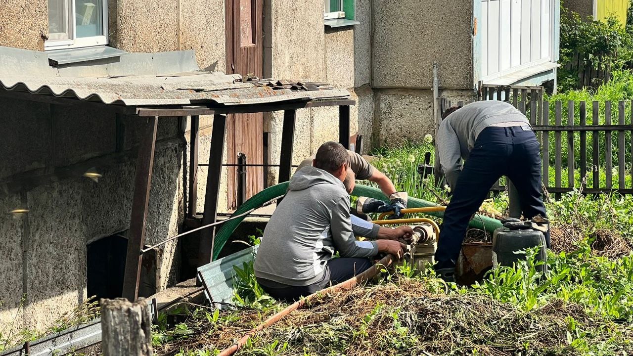 В поселках под Магнитогорском восстанавливают электричество после мощного ливня