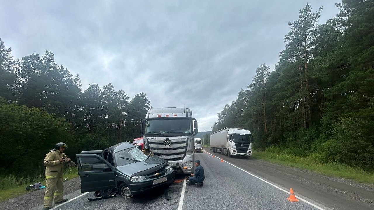 Водитель погиб в ДТП с грузовиком на трассе М5 в Челябинской области