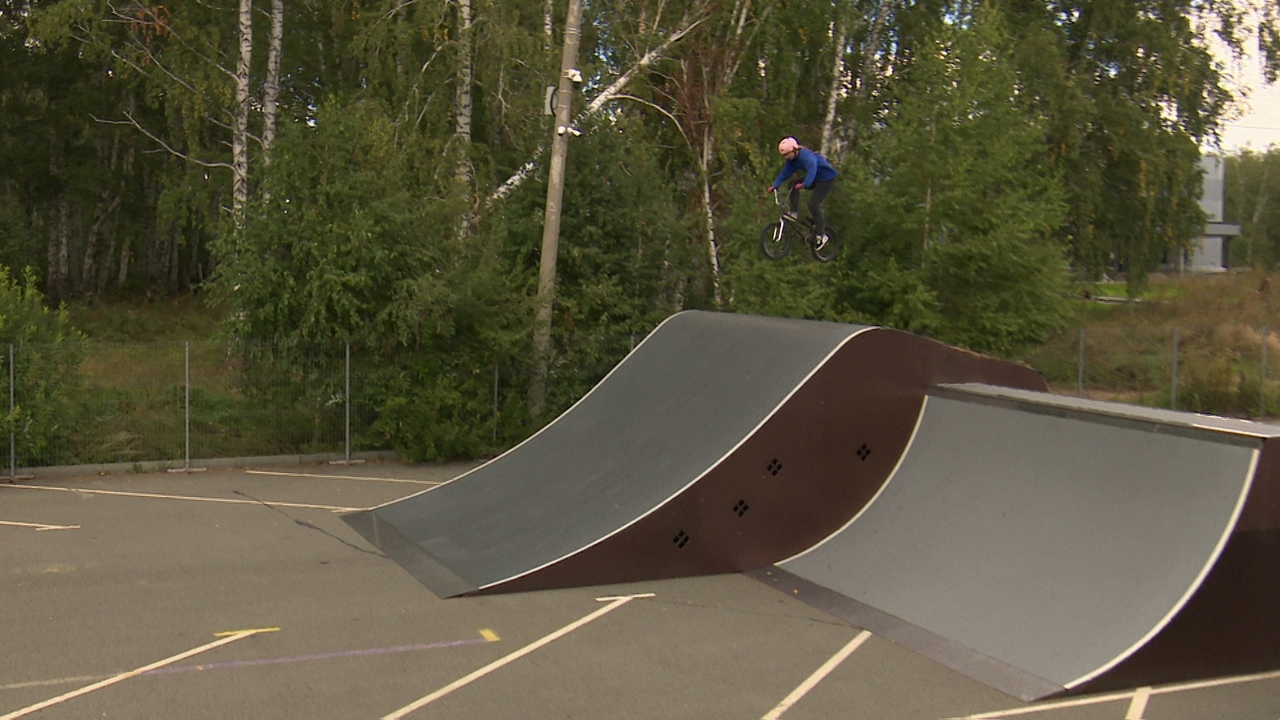 Экстремальные соревнования на BMX и самокатах прошли в Челябинске