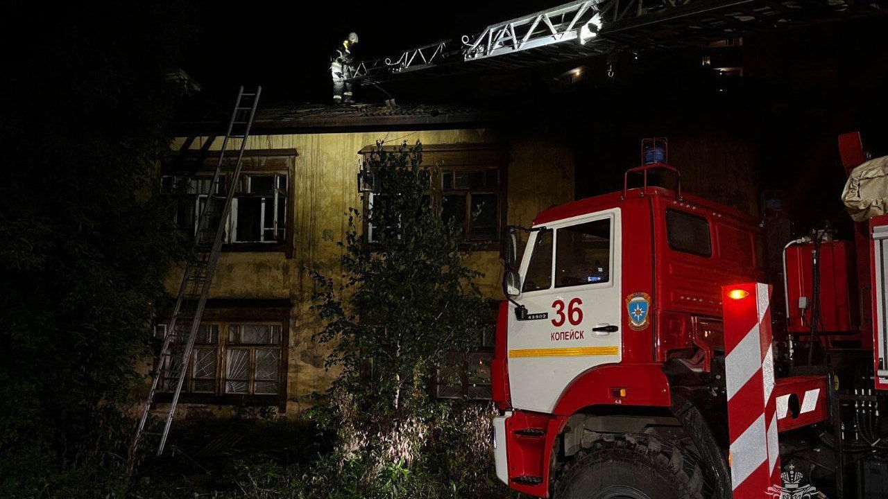 Вспыхнули квартиры: два человека погибли во время пожара в Копейске