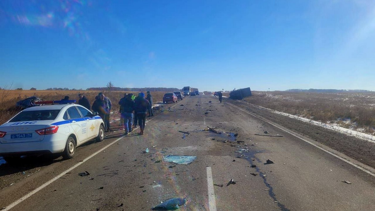 Мужчина погиб в лобовом ДТП на трассе в Челябинской области