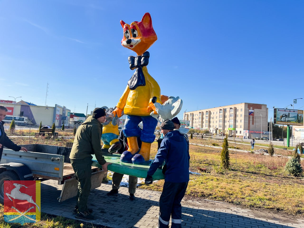 Скульптуры Чебурашки, крокодила Гены и кота Леопольда установили в Южноуральске  