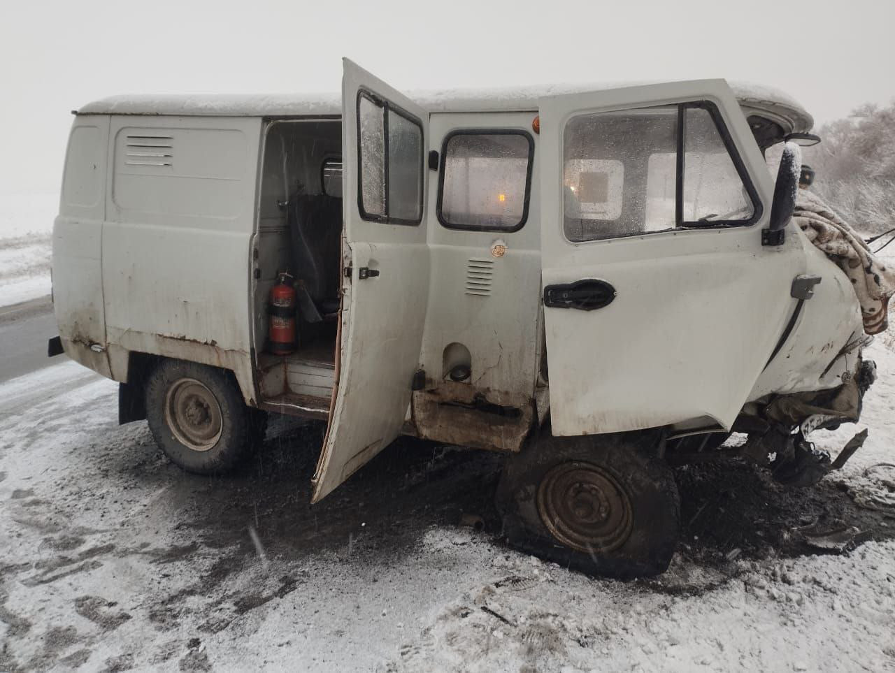 Двое пострадавших: автомобиль вылетел в кювет на трассе Челябинск — Троицк