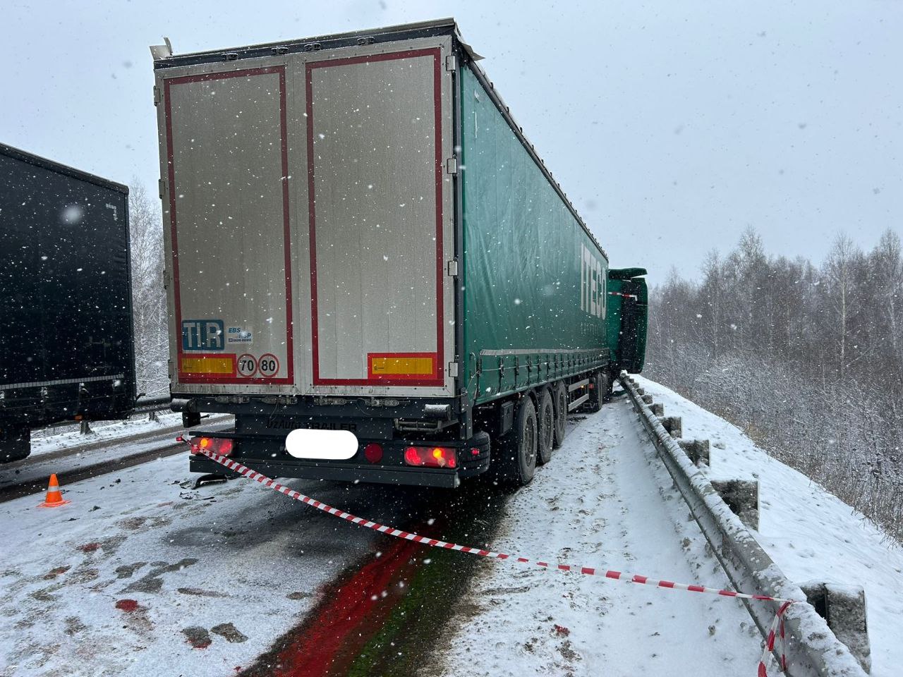 В Челябинской области 36-летний водитель попал в больницу после лобового ДТП на трассе