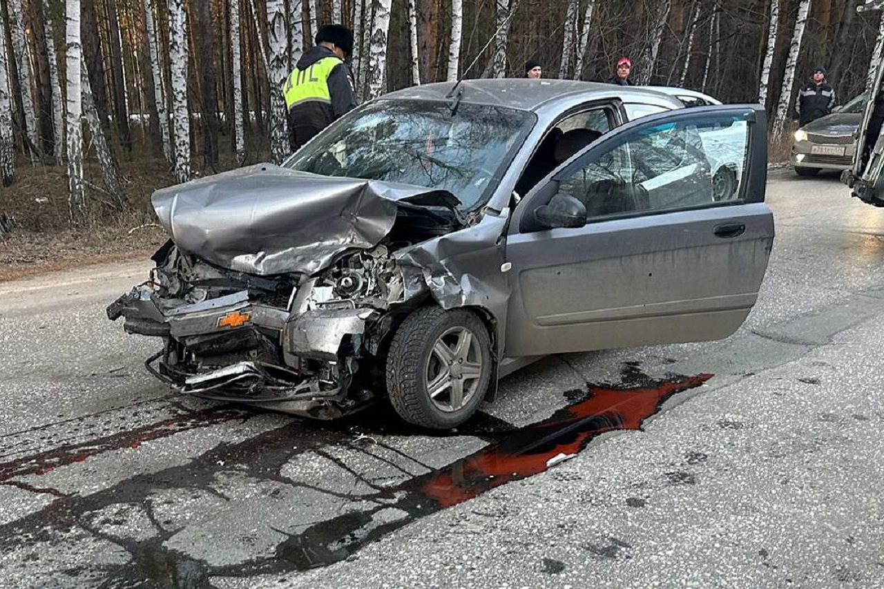 Двух женщин зажало в автомобиле после ДТП под Кыштымом