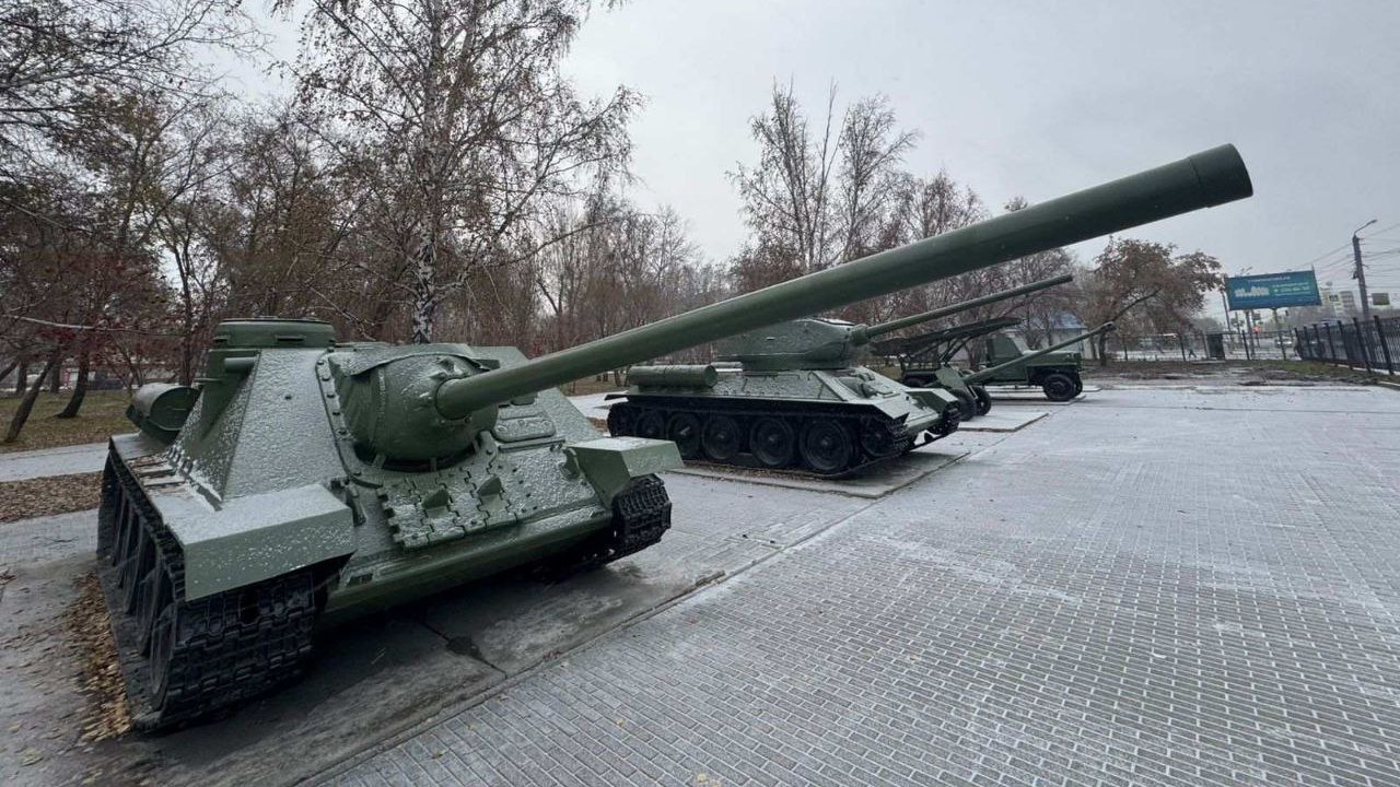 В Саду Победы Челябинска завершили реставрацию военной техники