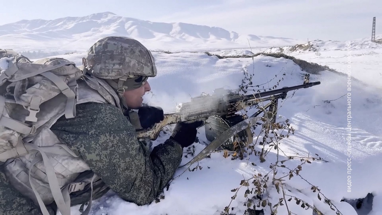 Опыт СВО отрабатывают южноуральские военнослужащие на учениях в Таджикистане