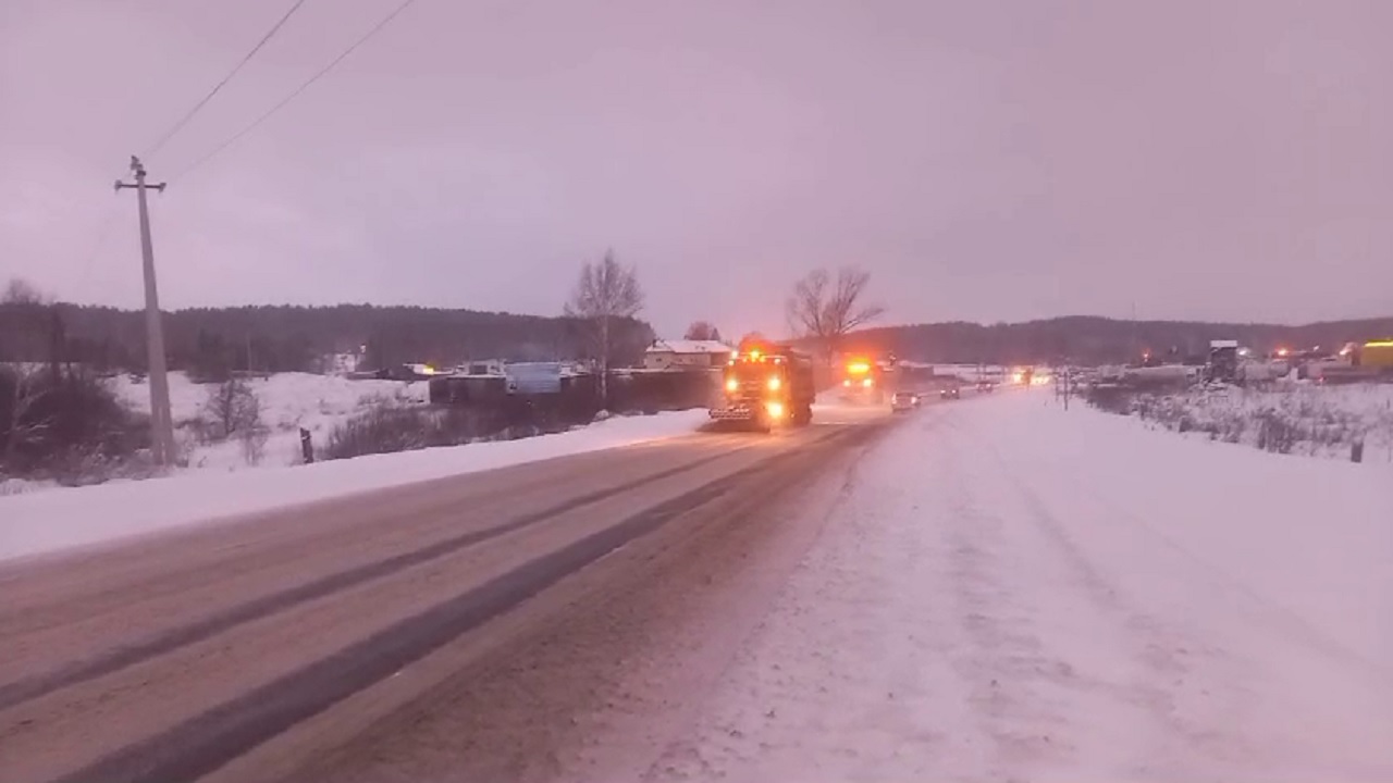 Ограничения на трассе М5 в Челябинской области ввели для грузовиков и автобусов